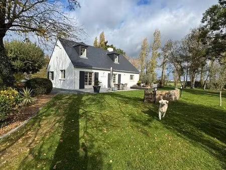 maison familiale et grand jardin