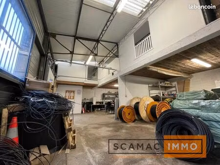 local d'activité 148 m²