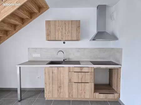 à louer à l’année – appartement t2 duplex – aytré