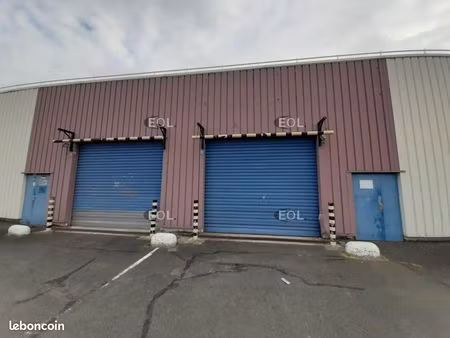 local d'activité 300 m²