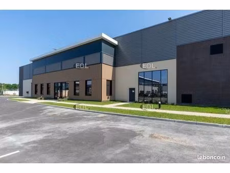 local d'activité 3 000 m²