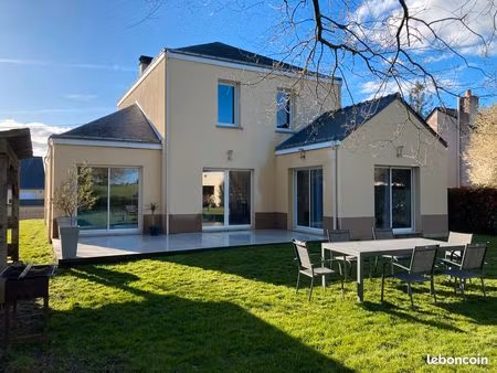 maison 6 pièces 147 m²