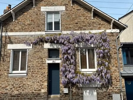 maison familiale rénovée avec soin - jardin intime et calme