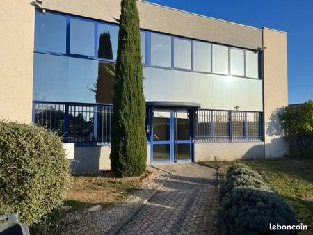 immeuble de bureaux à la tour de salvagny à vendre