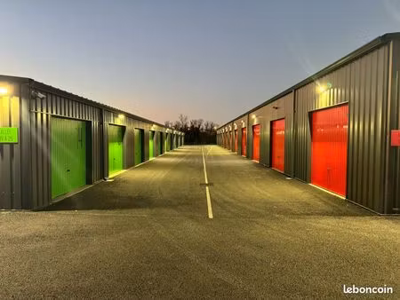 box de 19 m2 à louer