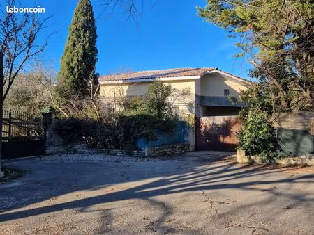 a louer villevieille 30250