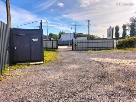 loue bâtiment et terrain commercial