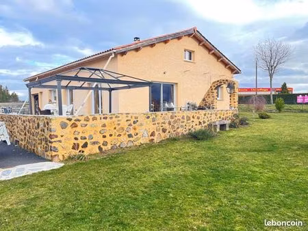 ◊maison de plain-pied récente avec bureau  grand terrain et terrasse – monlet 43270