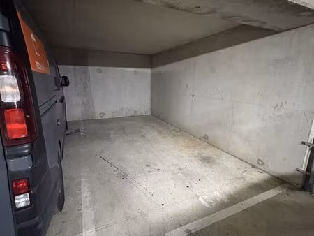 parking/box 13 m² pontoise