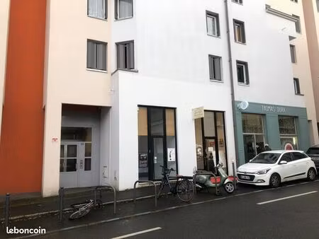 local commercial ecully centre