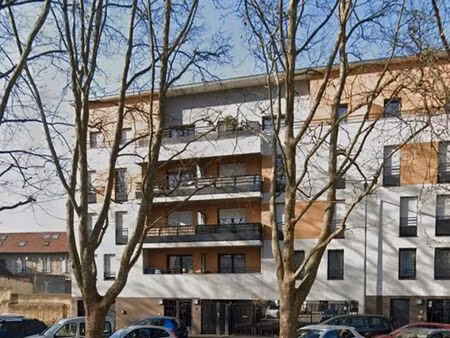 t3 de 54 m2 dans résidence récente sécurisée