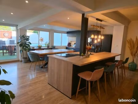 maison familiale 4 chambres avec piscine chauffée