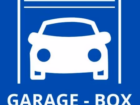 grands garages / boxes à louer