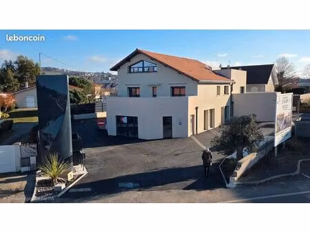 unique local commercial 135 m2 / parking privée/ terrasse top emplacement st galmier