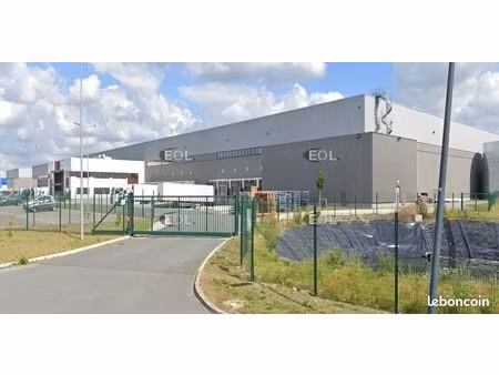 local industriel 31 590 m²