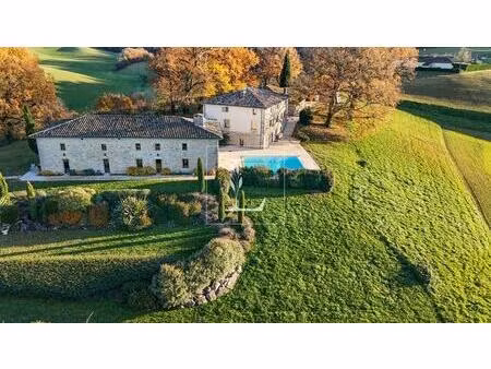 puygaillard-de-quercy propriete de caractere familiale sur par