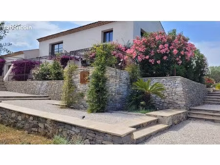 superbe p3 en duplex - 83 m² vue mer  étang & village dans une oliveraie