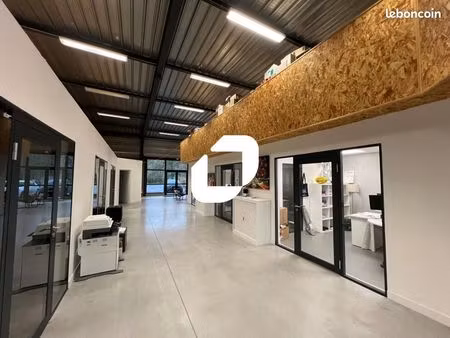 local d'activité 245 m²