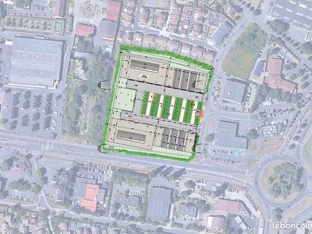 local d'activité 8 744 m²