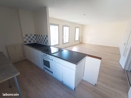 appartement t4 lumineux de 87 m² – avec grenier  garage et parking