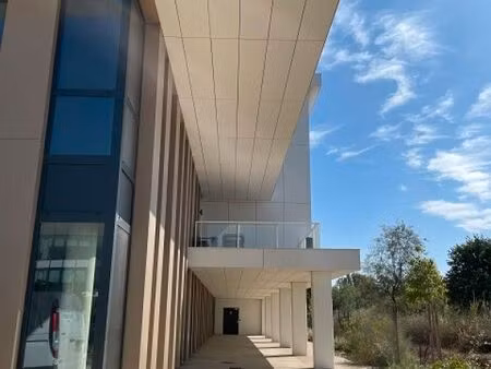 local commercial 300 m²