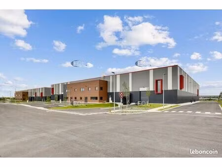 local d'activité 3 925 m²