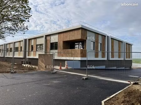 local d'activité 1 650 m²