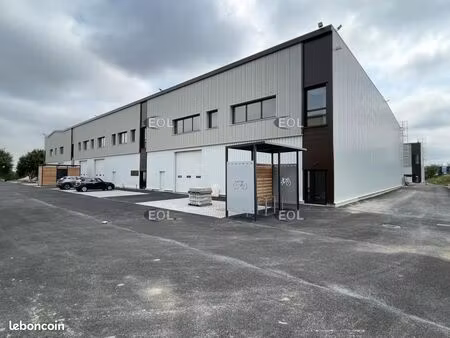 local d'activité 2 164 m²