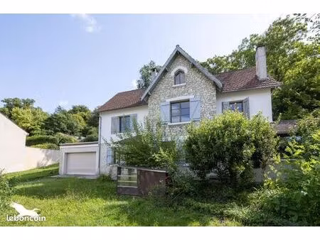 maison 8 pièces 216 m²