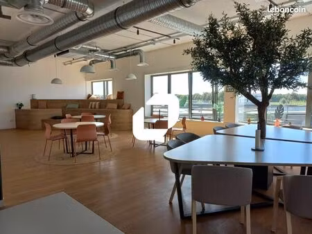 bureaux 3 700 m²
