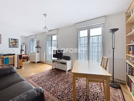 appartement en dernier étage  proche rer et commerces