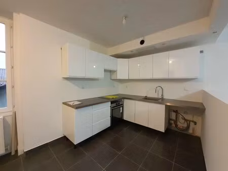 t3 avec parking et cave