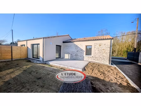 maison de plain pied rénovée en 2025- location