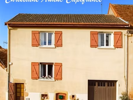 charolles  pour investisseur  maison mitoyenne de ville  vendue avec loctaire en place