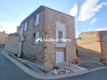 maison de village atypique avec garage et extérieur