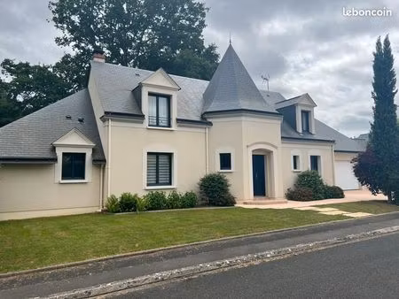 avrille - domaine de l’étang - maison à fort potentiel