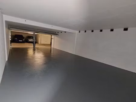 box de 50 m2 situé dans une résidence recherchée