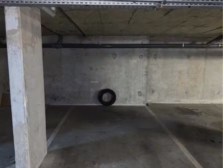 place de stationnement en sous-sol