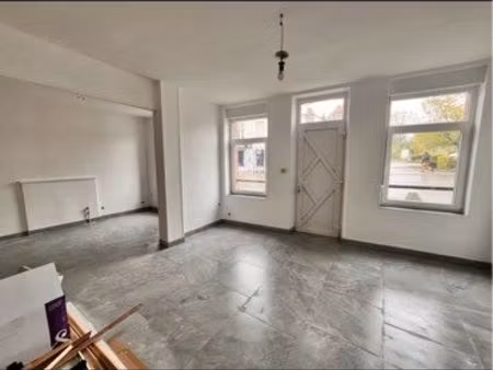 location local commercial / bureau / cabinet médical