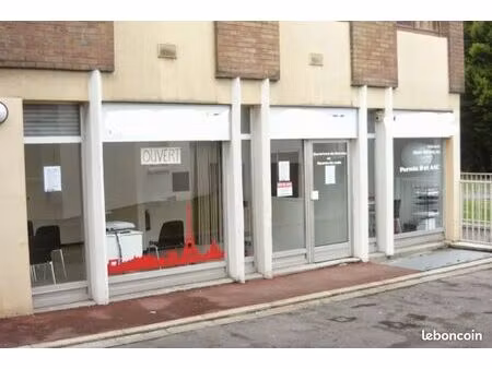 local commercial à louer / à vendre