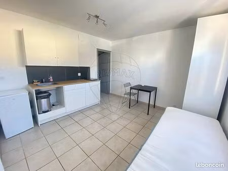 studio 1 pièce 20 m²