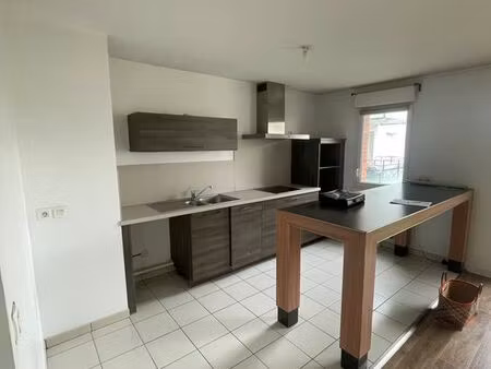 résidence le parc  rue delanoy  lomme t3