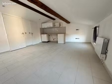 studio vide roquebrune sur argens