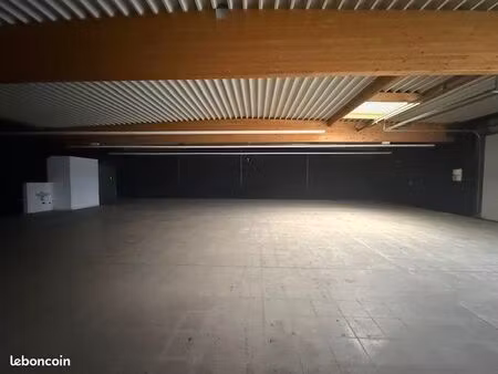 local 370 m² estaires