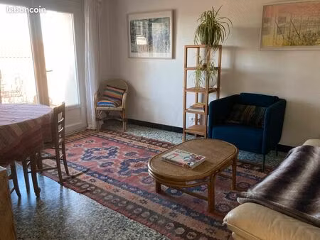 charmant et lumineux appartement d'une chambre sous les toits à junas