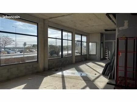 local commercial saint bres