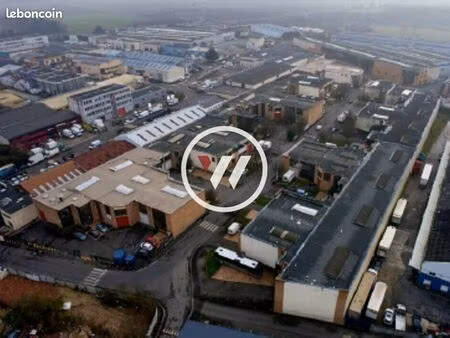 local d'activité 1 296 m²