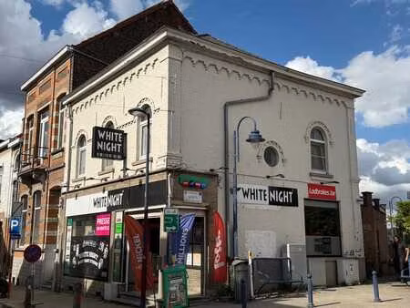 maison de commerce idéalement située