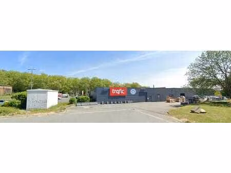 a louer: comerce à lessines.