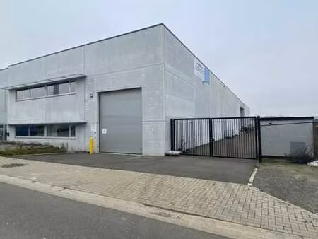ensemble semi-industriel de 1.640m²